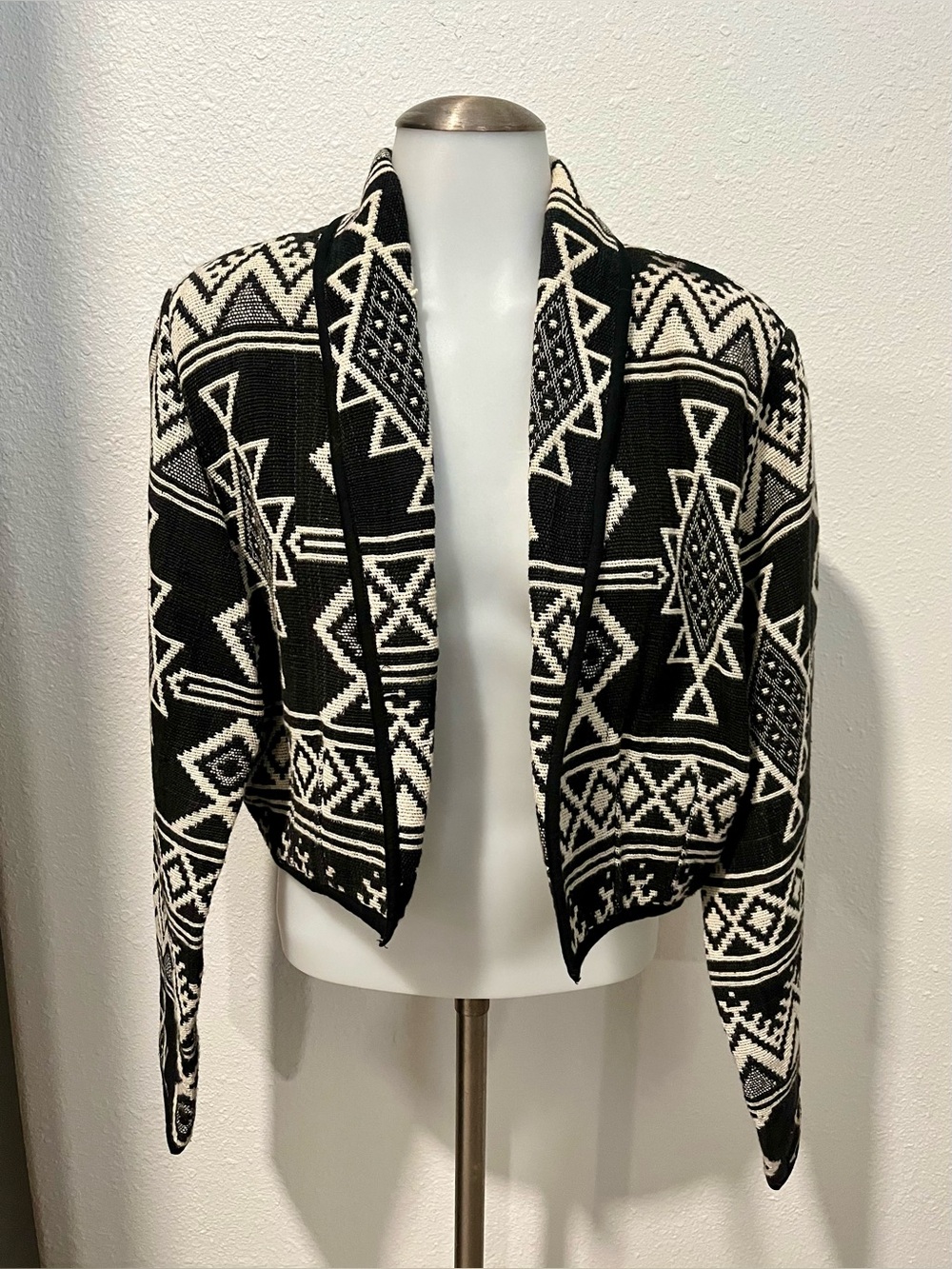 New Identity Southwestern Aztec Weaved Bolero Cropped Blazer Size Large